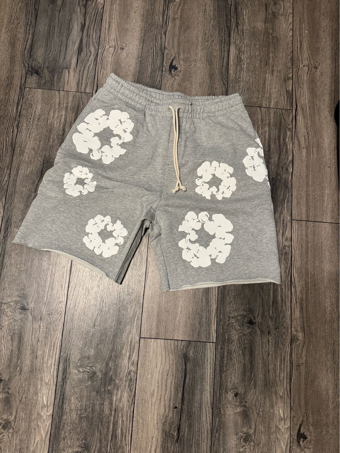 Medium Grey denim tear shorts