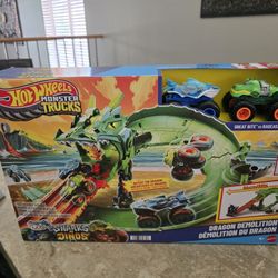Hot Wheels Moster Trucks Sharks vs Dino