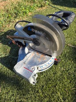 Delta ShopMaster 10-in 15-Amp Single Bevel Compound Miter Saw