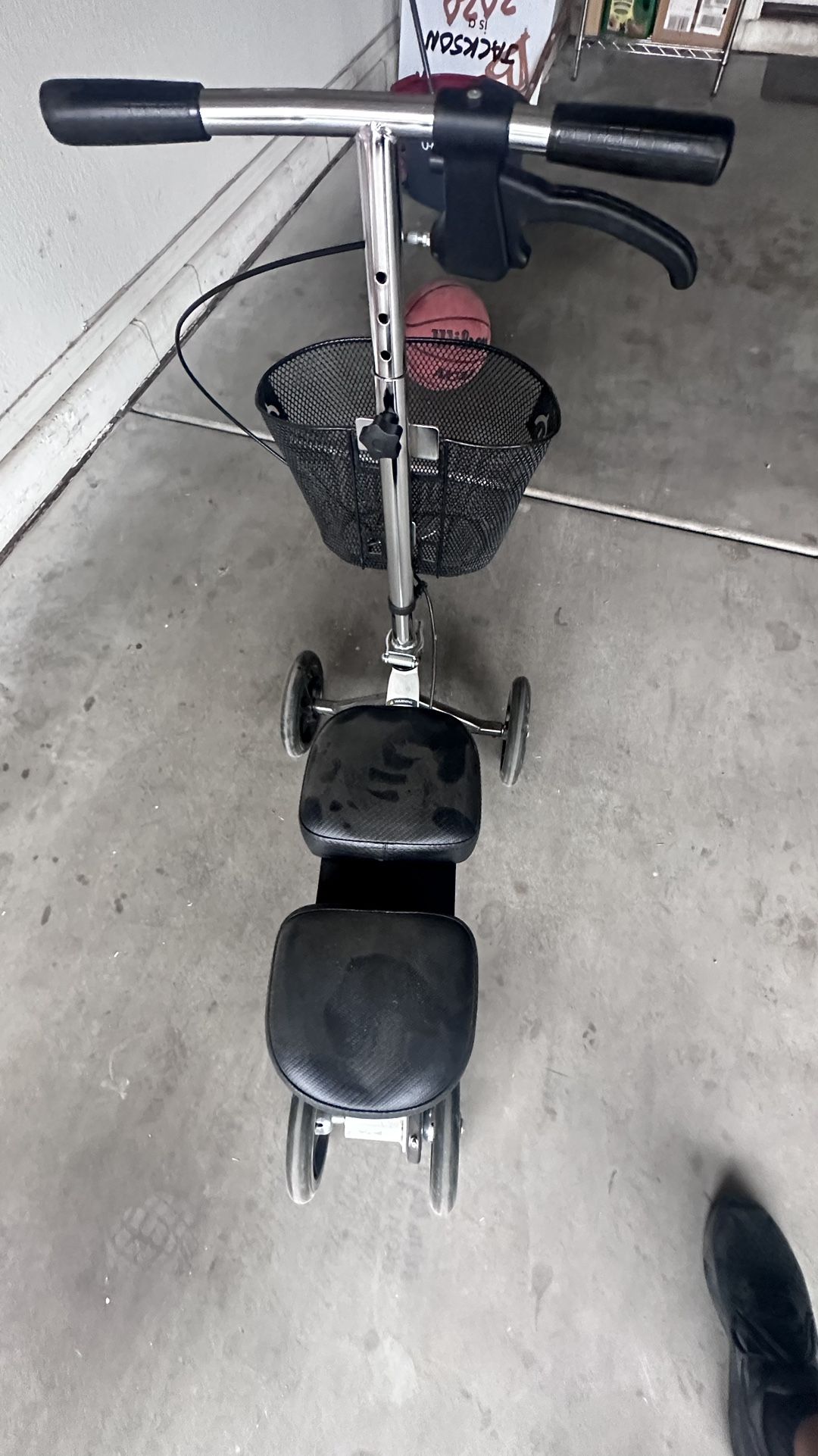 Roscoe Knee Scooter