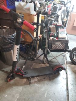 Go tracks electric scooter