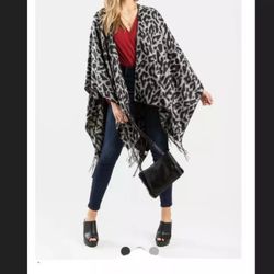 New Francescas Tracy Fron Tie Printed Animal Poncho/ Cape