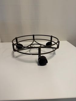 Circular Metal Rolling Plant Caddy with Casters