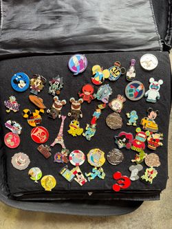 Disney trading pins book 1 10/17/26