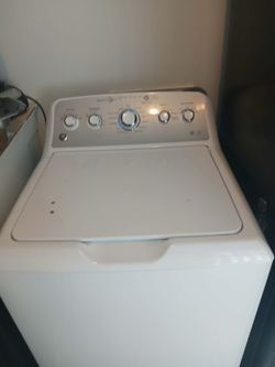 GE Washer Whirlpool Dryer set