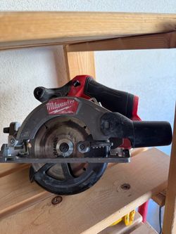 Milwaukee Skillsaw