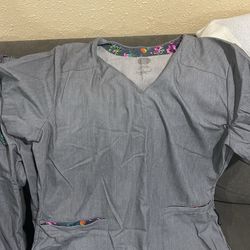 Scrubs Pair Vince Camuto