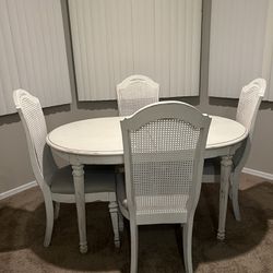 Dining Table, Extender Leaf With 4 Original Matching Chairs 