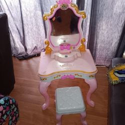 Girls Doll Accessories And Vanity