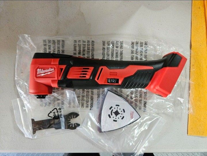 NEW Milwaukee M18 Cordless Variable Speed Oscillating Multi Tool 2626-20