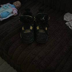 Jordan 4s Retro Thunders 