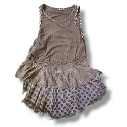 Gimmicks BKE Buckle Mixed Media Bohemian Tank Top SZ M Crochet Frayed Ruffle