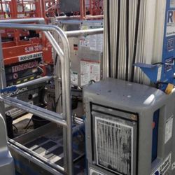 20 ’ Foot Vertical Lift - 2014 Genie GR-20