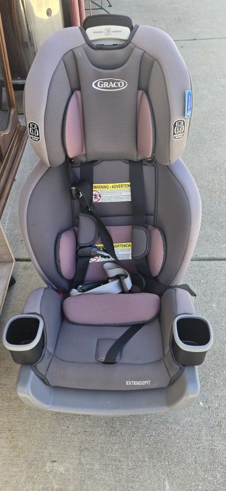 Graco Extend2Fit 3-in-1 Convertible Car Seat