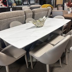 Stunning Dining Table Set! $1099 🩷🤍✨ Easy Financing!