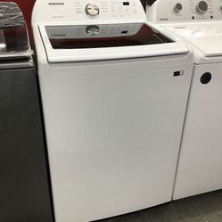 New Scratch And Dent Samsung Washer. 1 Year Warranty 