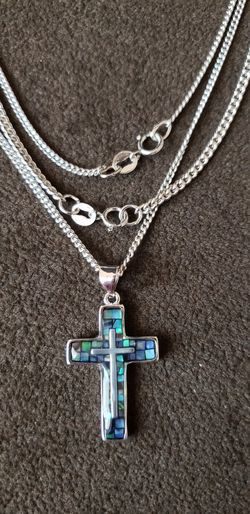 Cross pendant