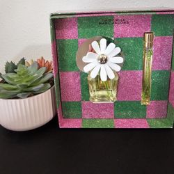 70 New Versace Perfume Daisy 