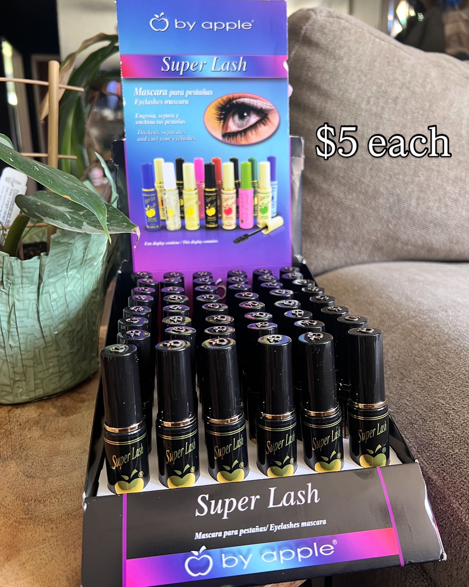 Black super Lash mascara By Apple
