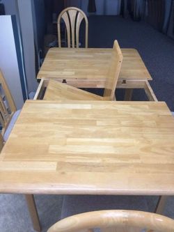 (Free delivery) Oak wood dining table and 4 chairs