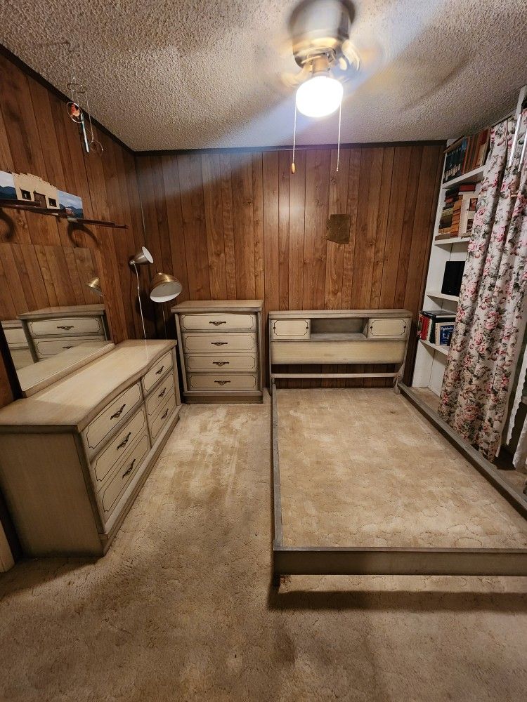 Vintage Bedroom Set