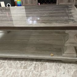  Cocktail Table