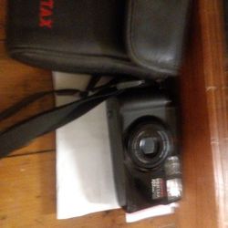 Pantexlqzoom700 Camera With leather Pentax Bag