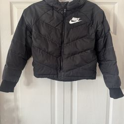 Nike Sportswear Big Kids(Girls’)Medium Synthetic Filled Jacket