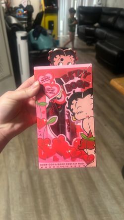 Betty boop glamlite real lip kit