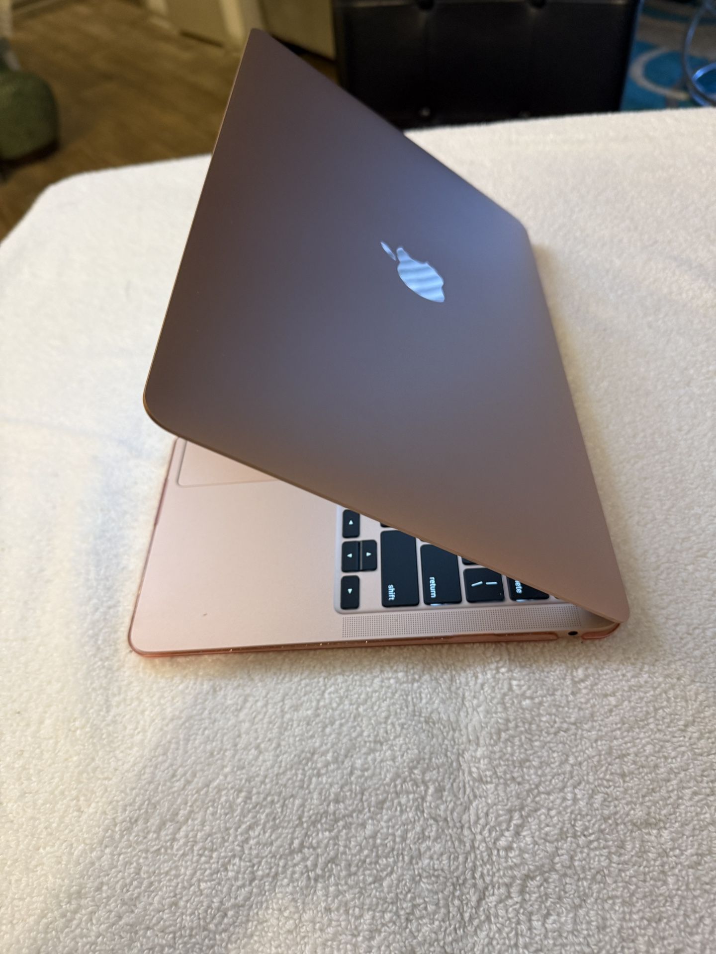 MacBook Air – Rose Gold – Excellent Condition + Case