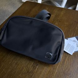 Lululemon Fanny Pack with Bonus Hat