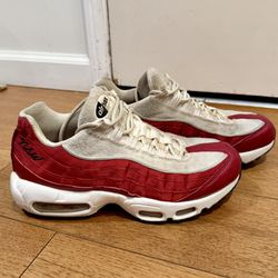 Nike Women’s Air Max 95 LX ‘NSW’ Sneakers❤️