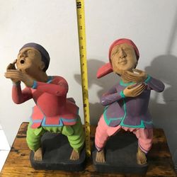 PAREJA DE BAILARINES DE MADERA TALLADA EN COLORES DE 12 PLGS