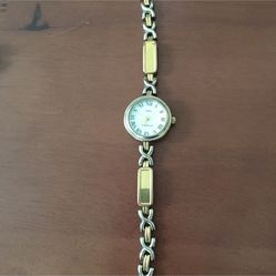 Timex Gold plated watch. Needs battery.