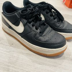 Black Nike Shoes