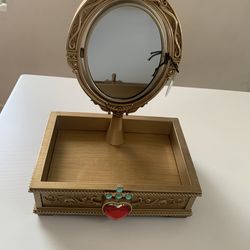 BATH AND BODY WORKS DISNEY VANITY / PICTURE LIGHTS UP IN MIRROR  / NEW