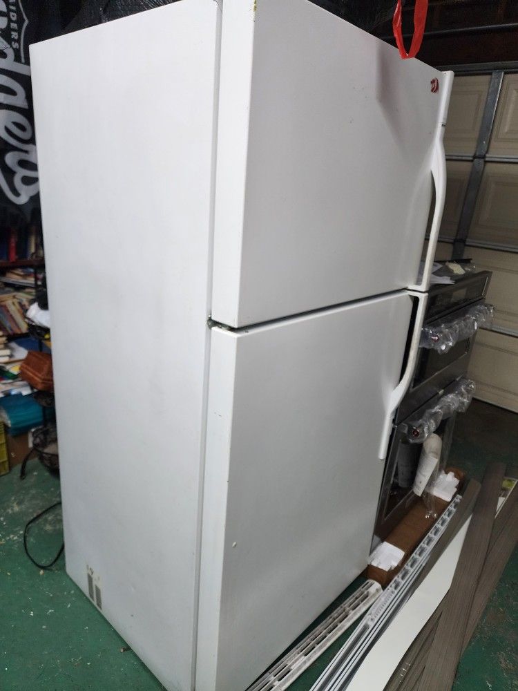 Excellent Garage Refrigerator - $100 OBO