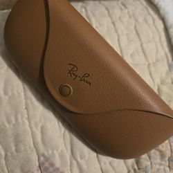 RAYBAN META CHARGING PORT SUNGLASSES  CASE SEE ALL PICS LIKE NEW NO FLAWS