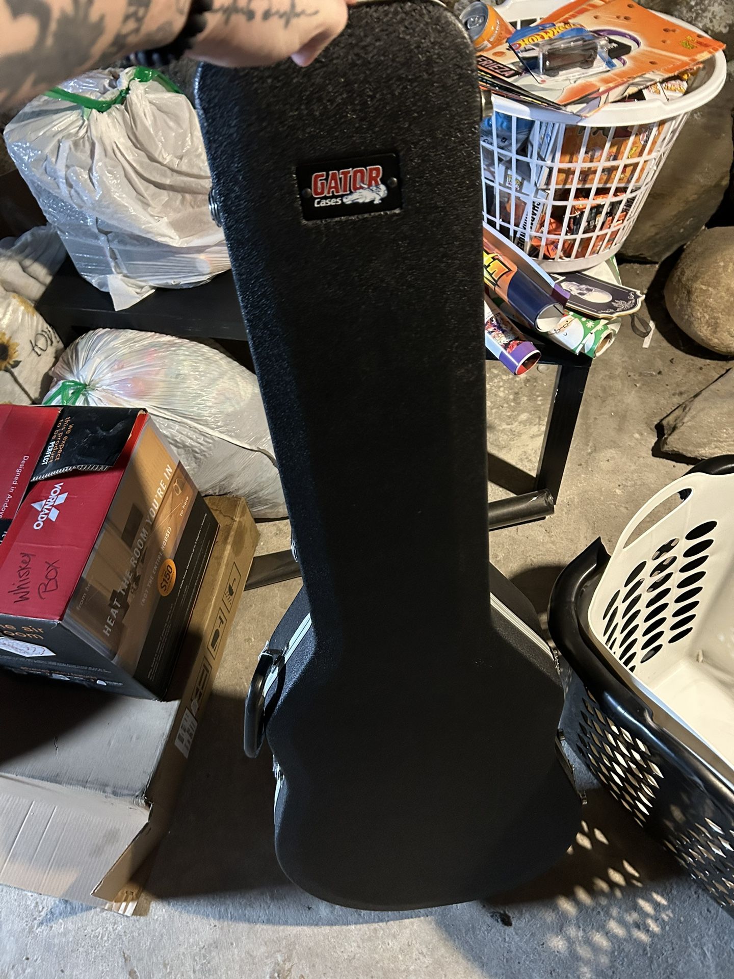 Gator Hard She’ll Guitar Case