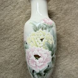 Vintage Porcelain Vase, Artmark, Japan, Like New