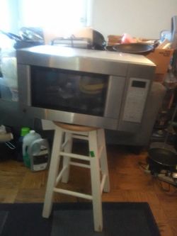 G.e microwave good condition