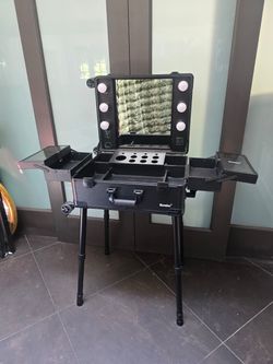 3 Kemier Professional Rolling Makeup Train Cases