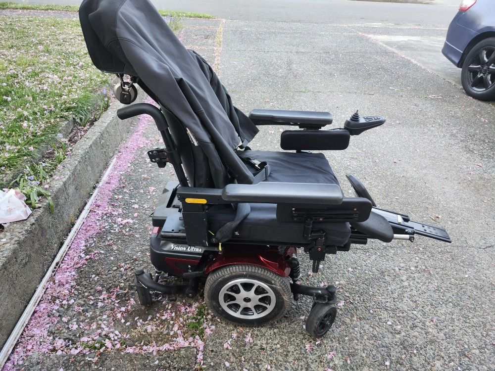 Merits Electric Wheelchair still available for pick up in Tacoma