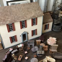 To Scale Antique Doll House 