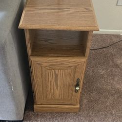 Solid Oak End Table With Storage