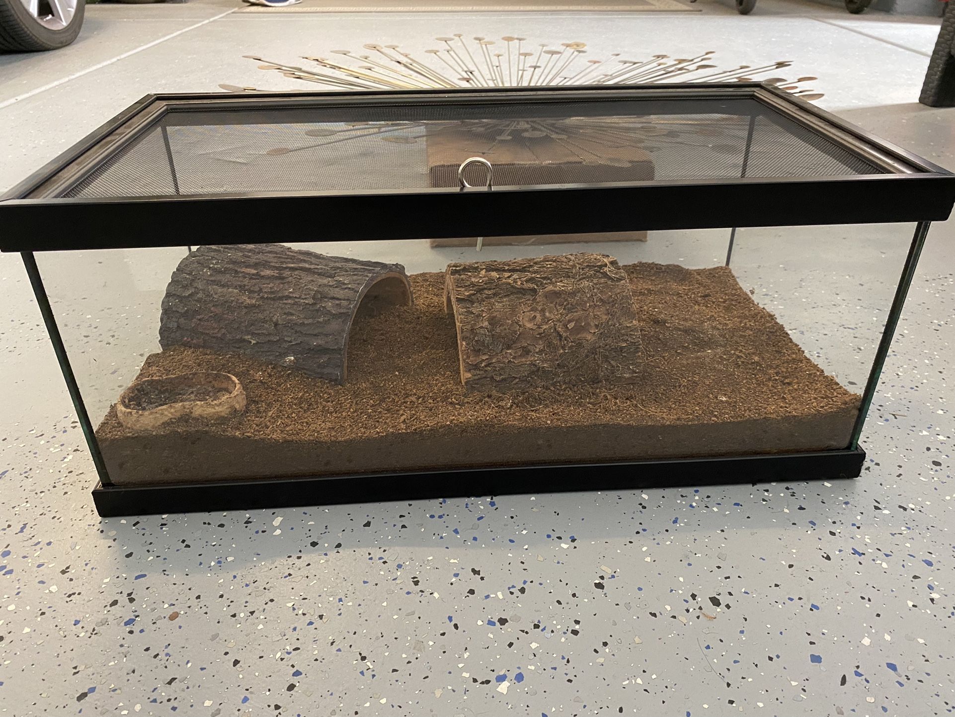 Southland Reptile Herp Habitat/ Terrarium 24”x 12.5”x 10.5”