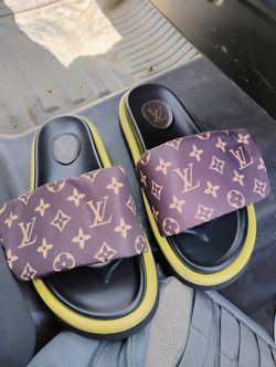 Louis Vuitton Slippers 300 Obo