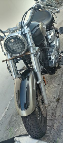 2005  Yamaha vstar 1100