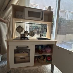 IKEA Kids Kitchen In Excellent Condition 