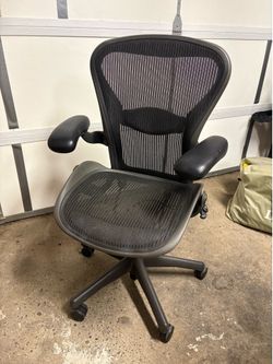 Herman Miller Aeron - Size B